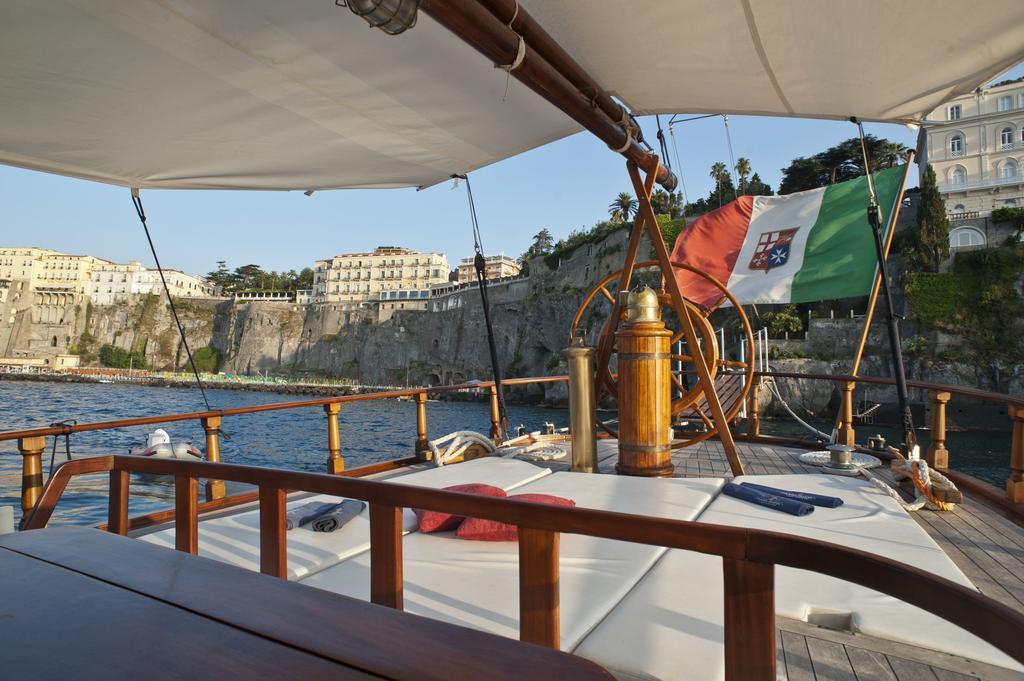מלון קסטלמרה די סטביה Plaghia Boat & Breakfast מראה חיצוני תמונה