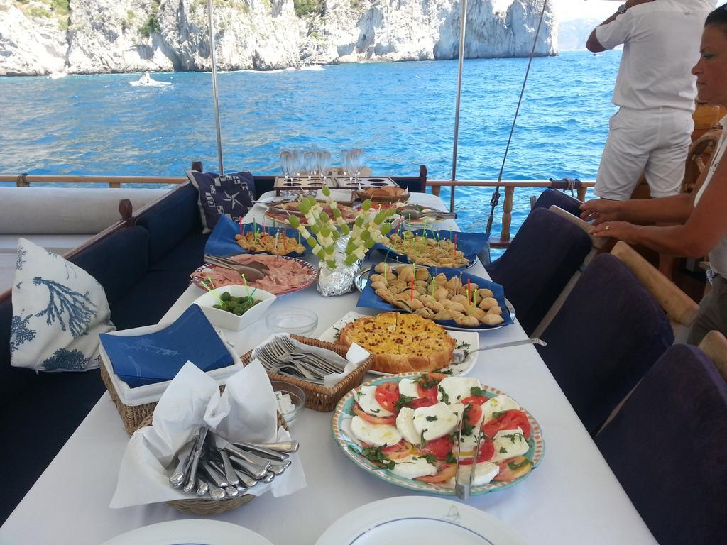 מלון קסטלמרה די סטביה Plaghia Boat & Breakfast מראה חיצוני תמונה
